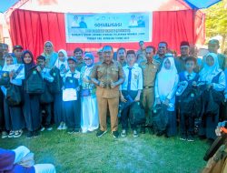 PENYALURAN BANTUAN PERLENGKAPAN SEKOLAH OLEH BUPATI BOMBANA DAN DISDIKBUD BOMBANA